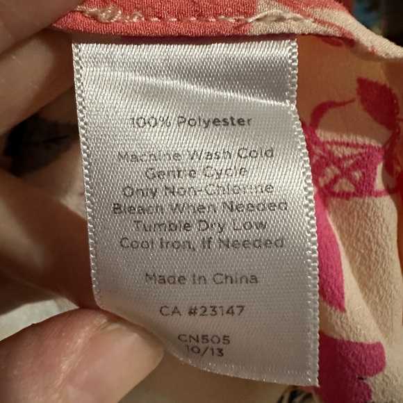 Gorgeous Talbots pink floral top ๐ - Picture 4 of 6